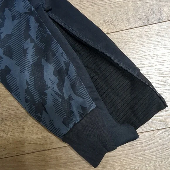 UFC VENUM AUTHENTIC FIGHT NIGHT MEN’S WALKOUT PANTS BLACK Size M NWT